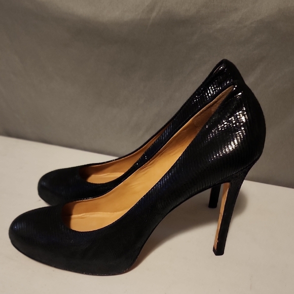 Ann Taylor Shoes - Ann Taylor Black Textured Heels